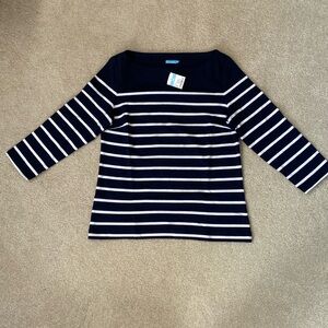 J McLaughlin 3/4 sleep navy/white boat neck top. Size small. NWT.